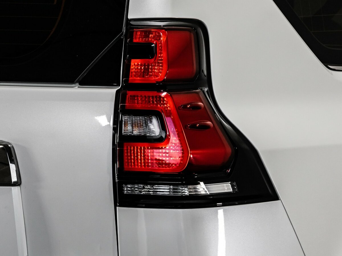 Toyota Land Cruiser Prado с пробегом — 2019 год. Фото: #4