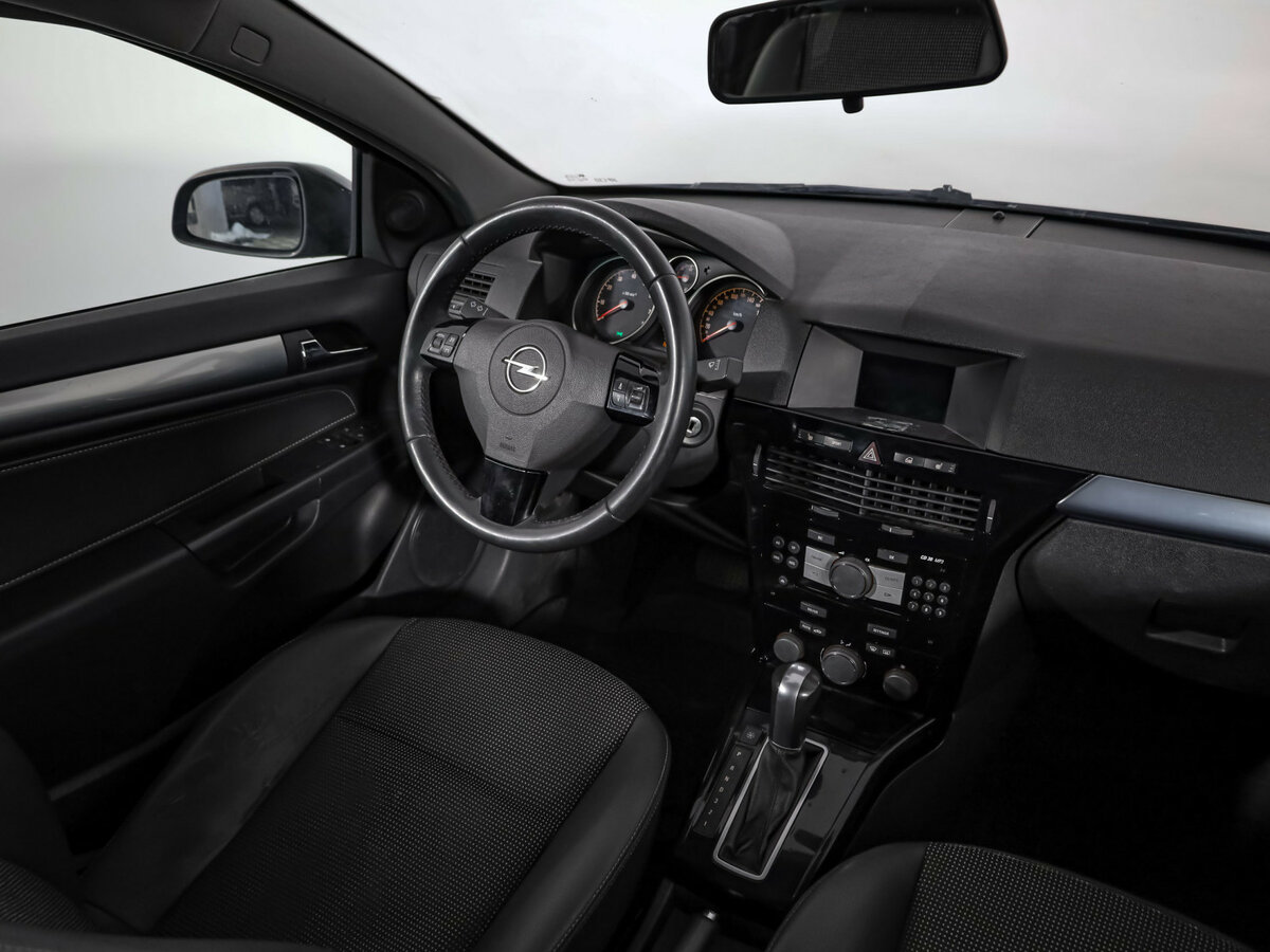 Opel Astra с пробегом — 2008 год. Фото: #6