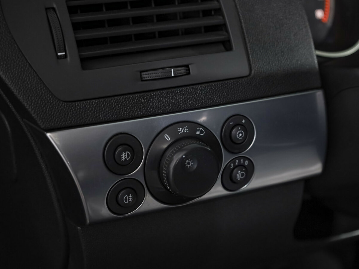 Opel Astra с пробегом — 2008 год. Фото: #14