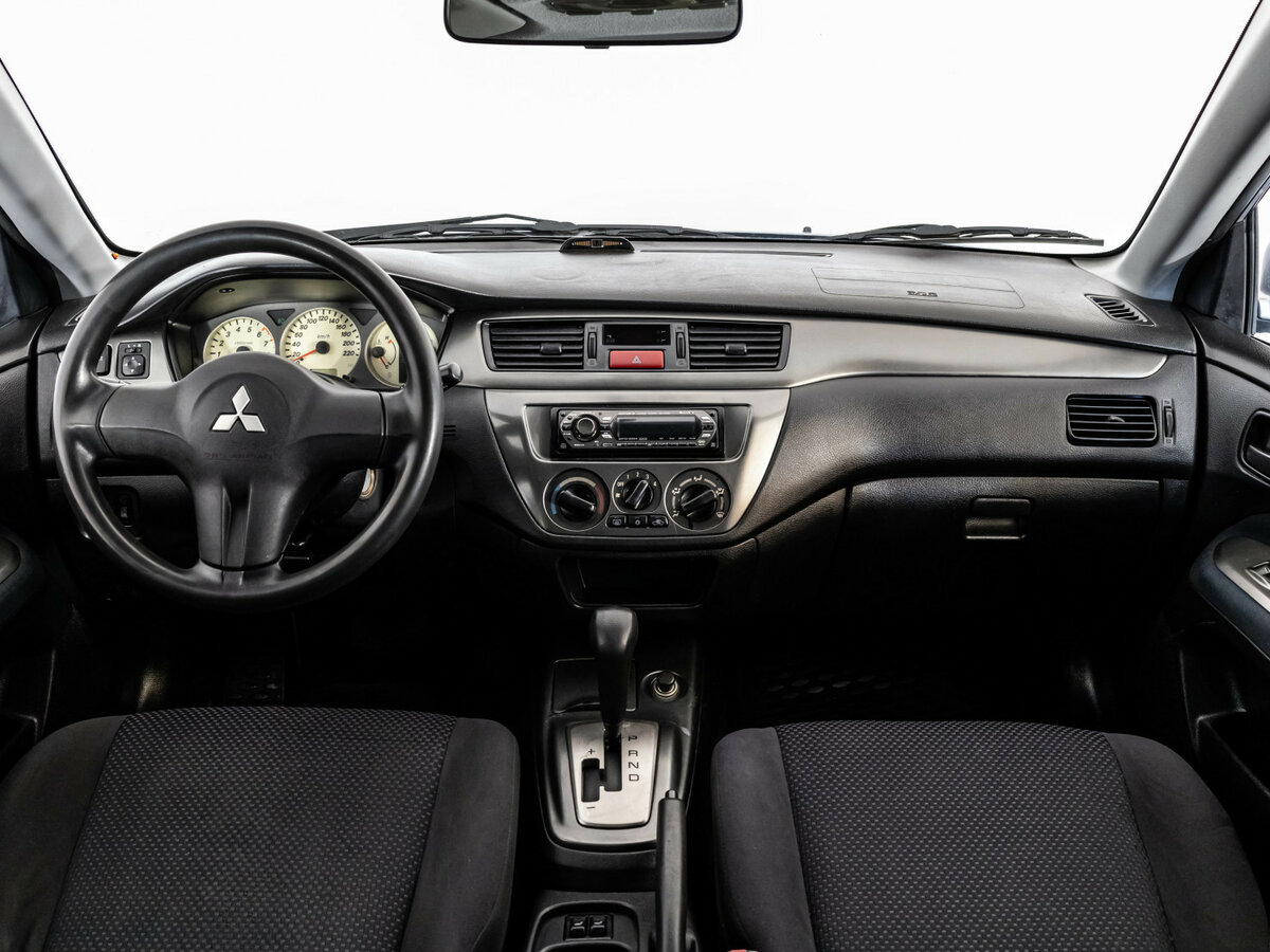 Mitsubishi Lancer с пробегом — 2006 год. Фото: #7