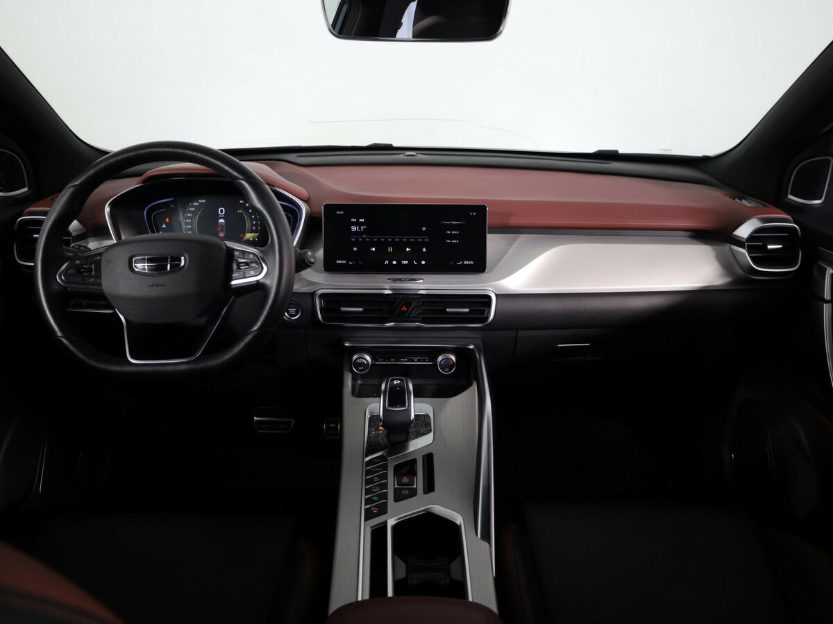 Geely Coolray с пробегом — 2022 год. Фото: #8