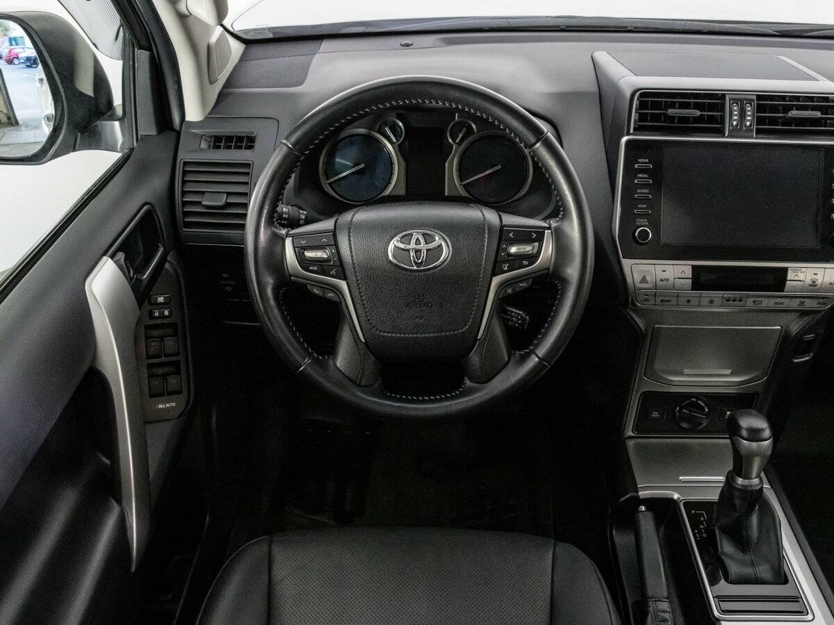 Toyota Land Cruiser Prado с пробегом — 2023 год. Фото: #9