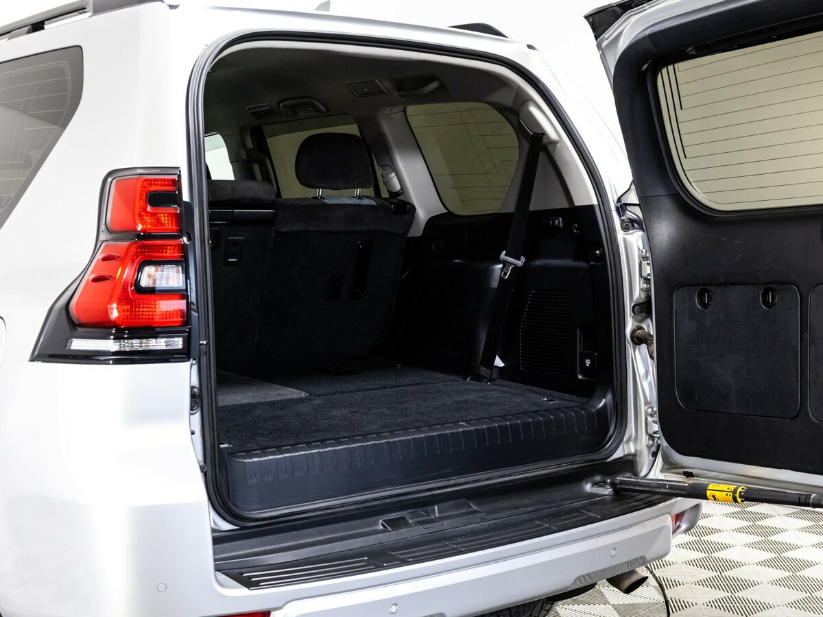 Toyota Land Cruiser Prado с пробегом — 2023 год. Фото: #28