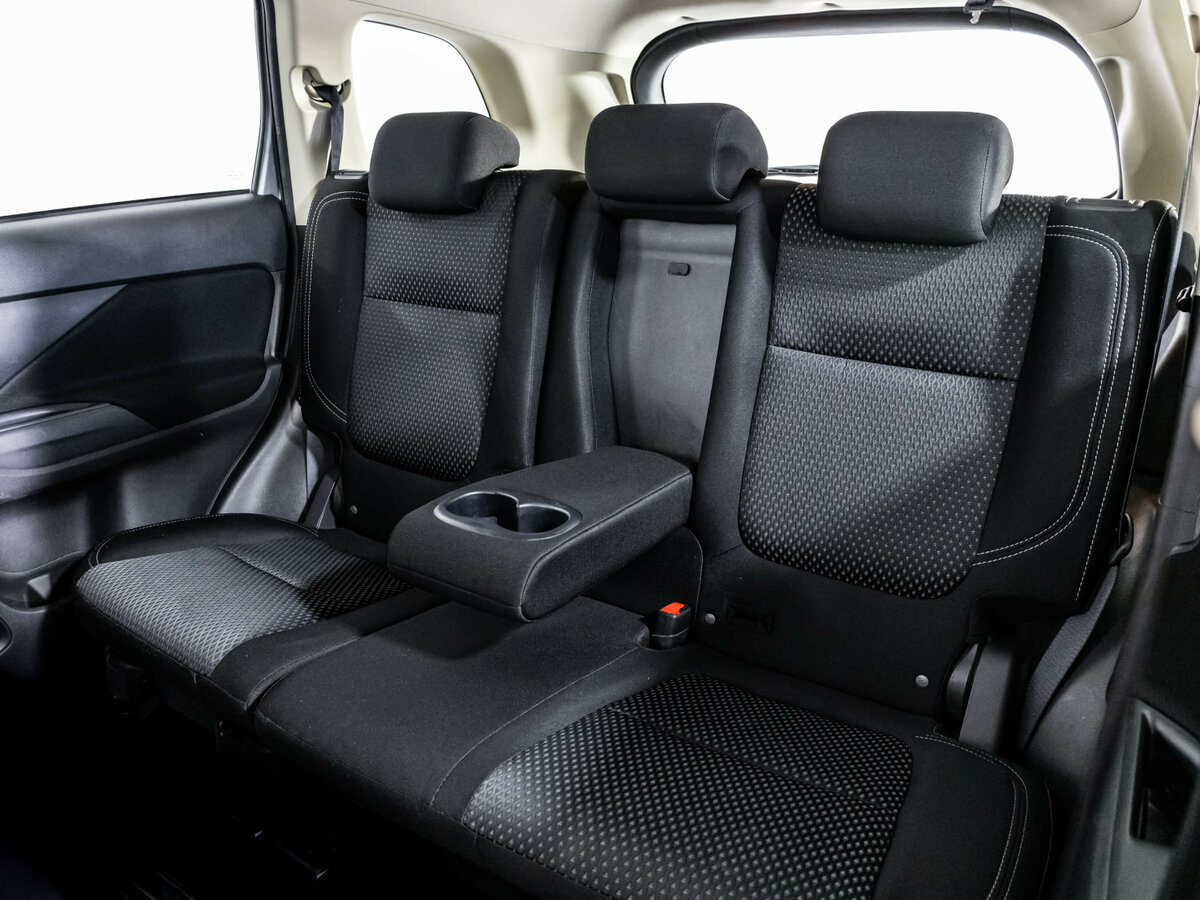 Mitsubishi Outlander с пробегом — 2019 год. Фото: #15