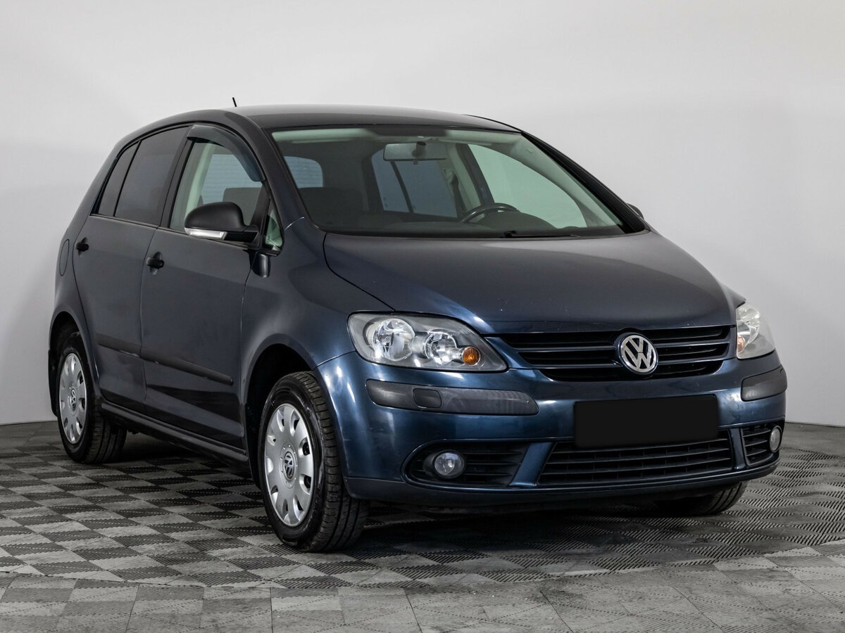 Volkswagen Golf Plus с пробегом — 2008 год. Фото: #2
