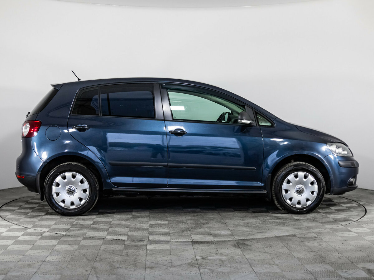 Volkswagen Golf Plus с пробегом — 2008 год. Фото: #3