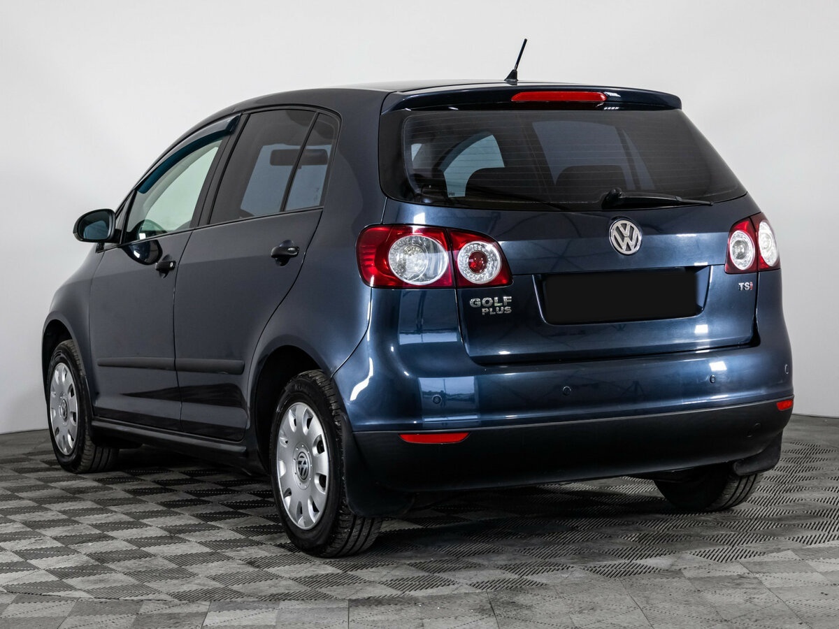Volkswagen Golf Plus с пробегом — 2008 год. Фото: #6