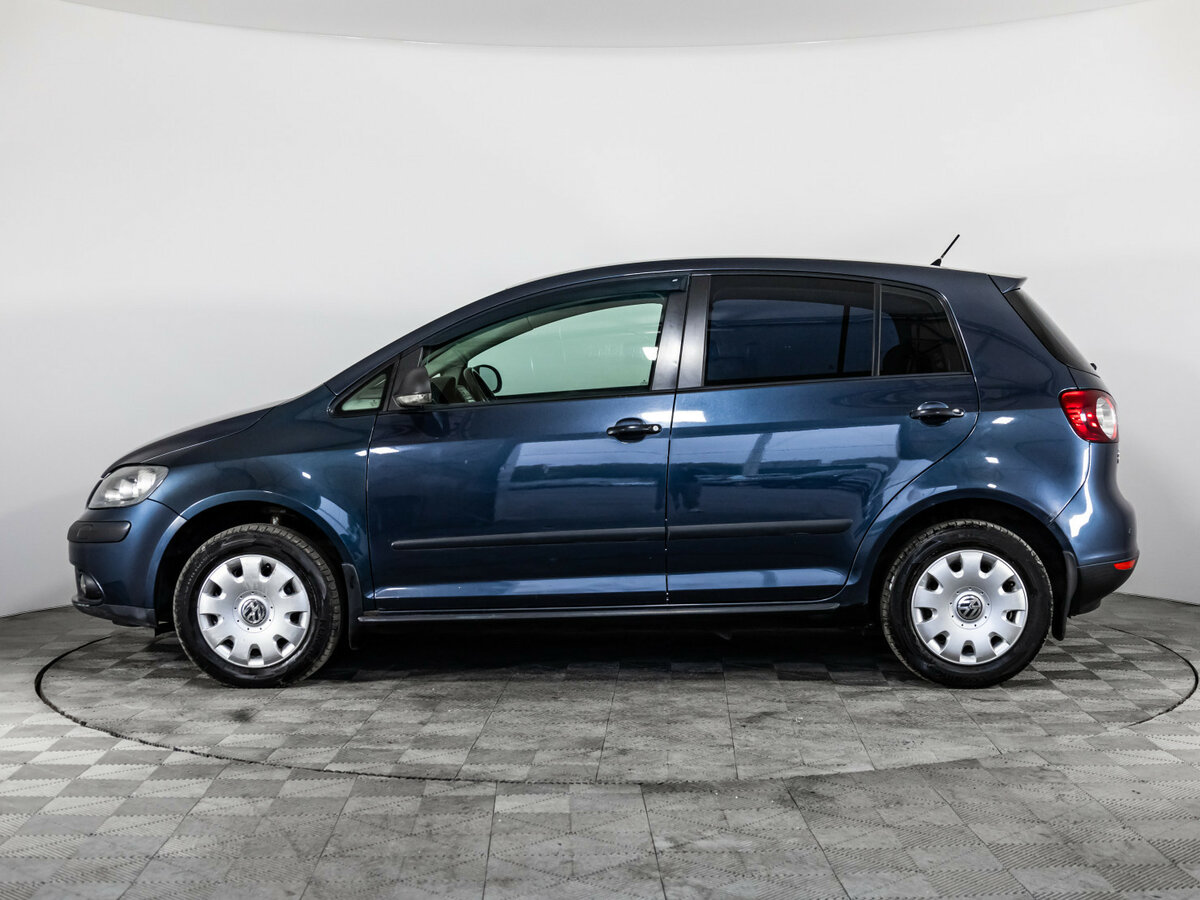 Volkswagen Golf Plus с пробегом — 2008 год. Фото: #7