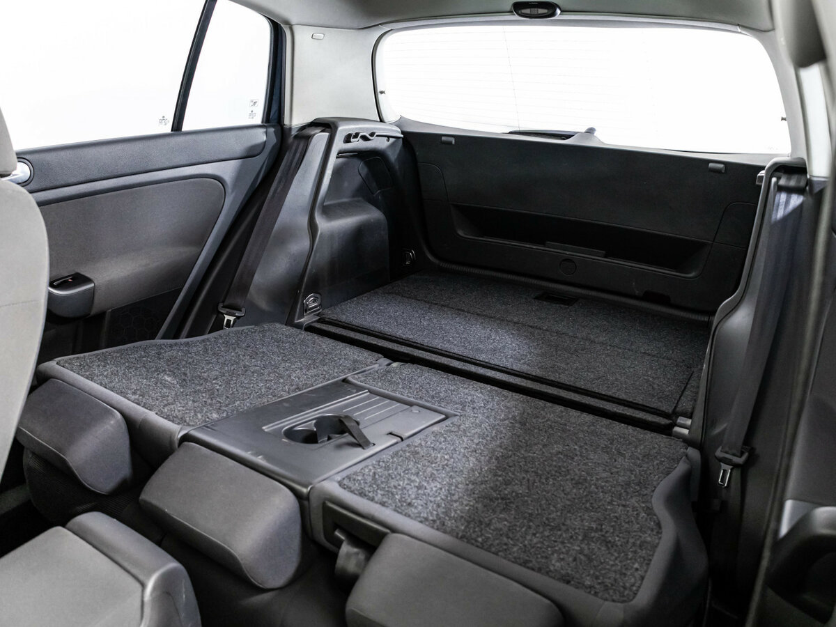 Volkswagen Golf Plus с пробегом — 2008 год. Фото: #16