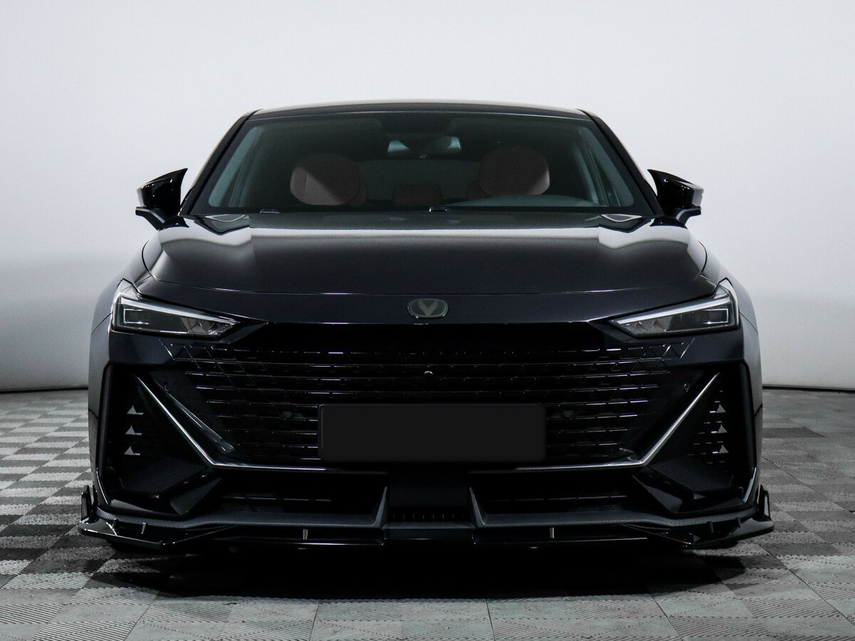 Changan UNI-V с пробегом — 2023 год. Фото: #1