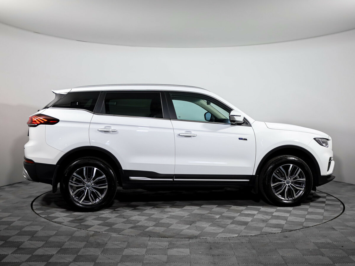 Geely Atlas Pro с пробегом — 2022 год. Фото: #4