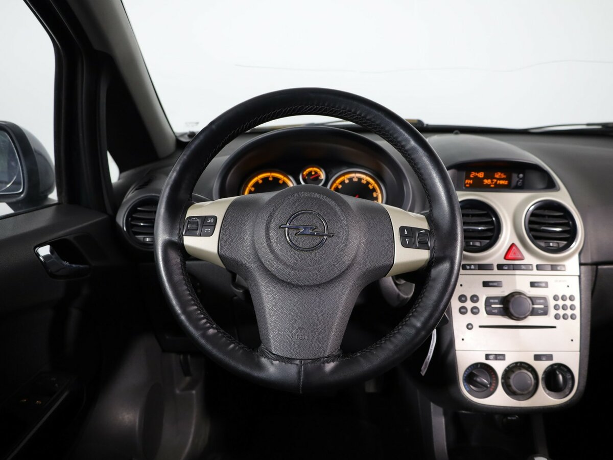 Opel Corsa с пробегом — 2007 год. Фото: #5