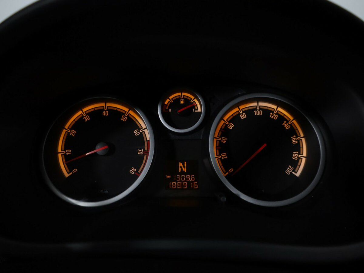 Opel Corsa с пробегом — 2007 год. Фото: #12