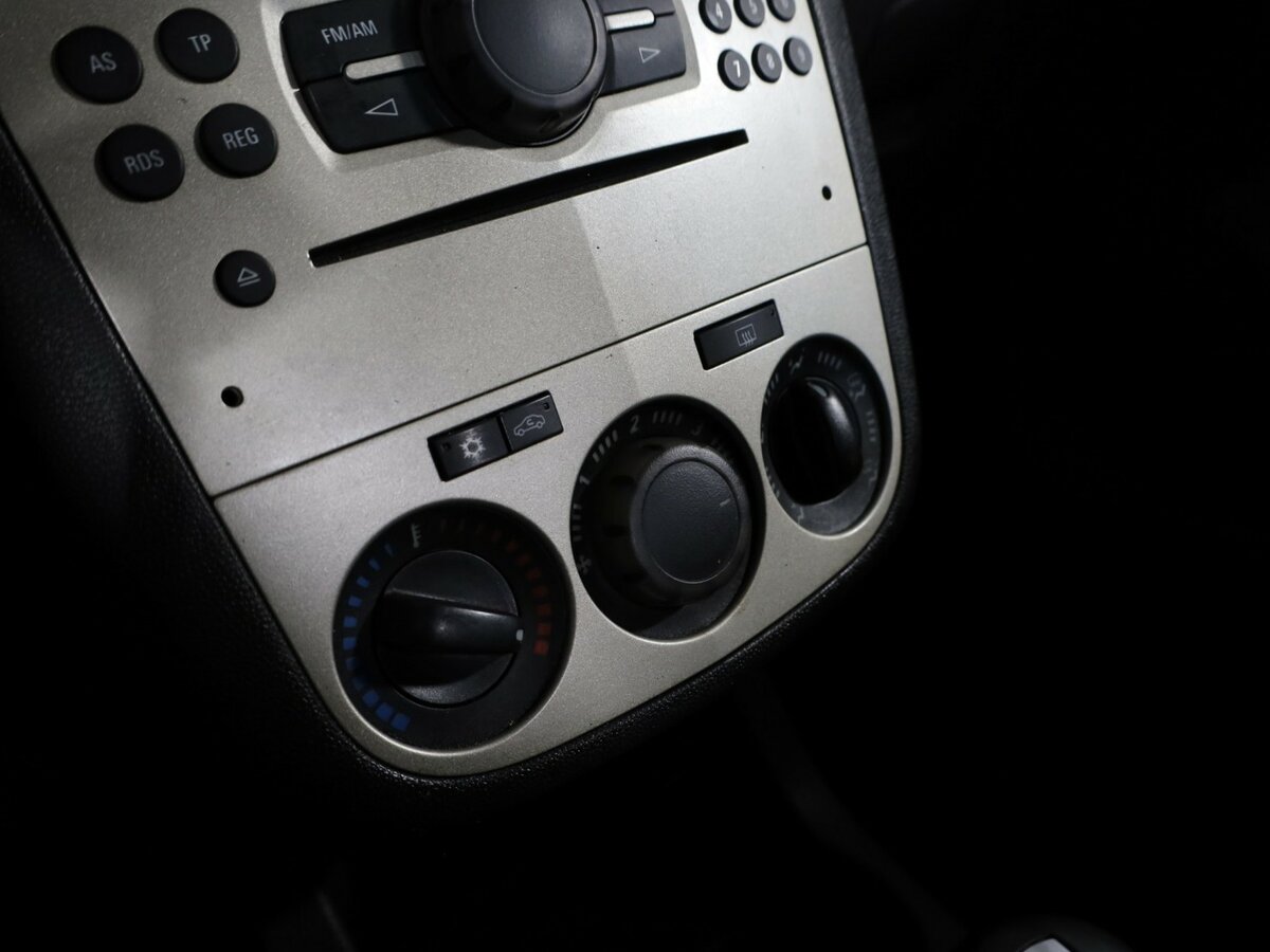Opel Corsa с пробегом — 2007 год. Фото: #13