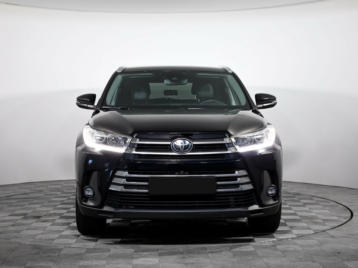 Toyota Highlander с пробегом — 2019 год. Фото: #1