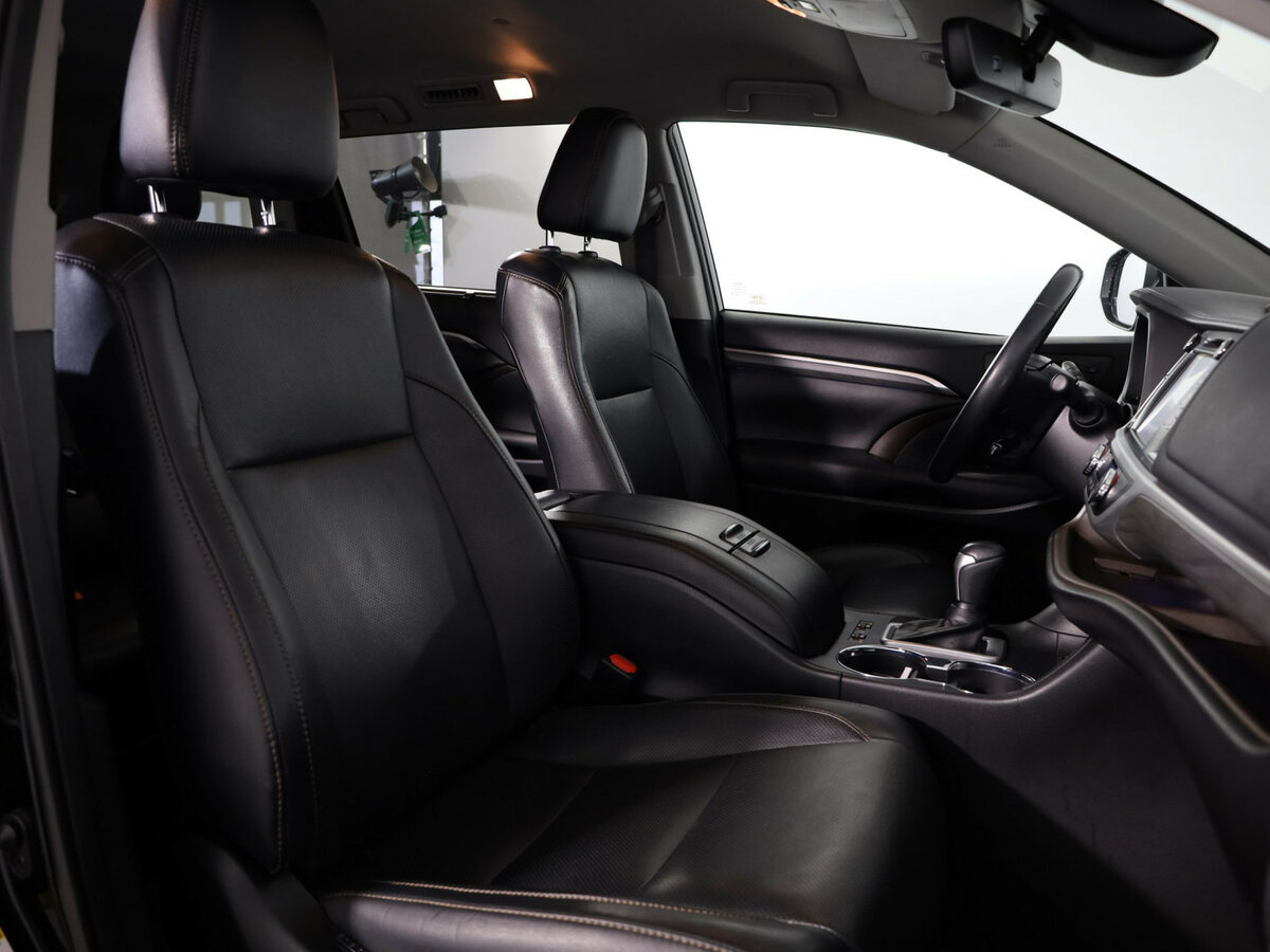 Toyota Highlander с пробегом — 2019 год. Фото: #8