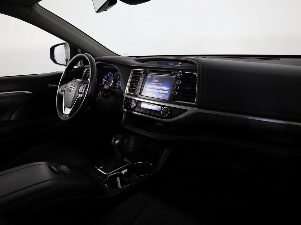 Toyota Highlander с пробегом — 2019 год. Фото: #9