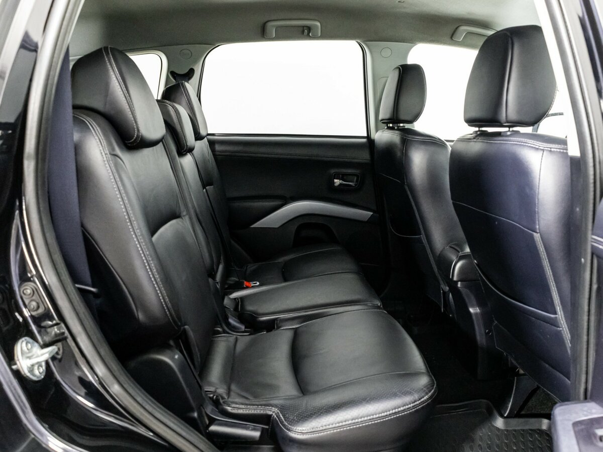 Mitsubishi Outlander с пробегом — 2010 год. Фото: #12