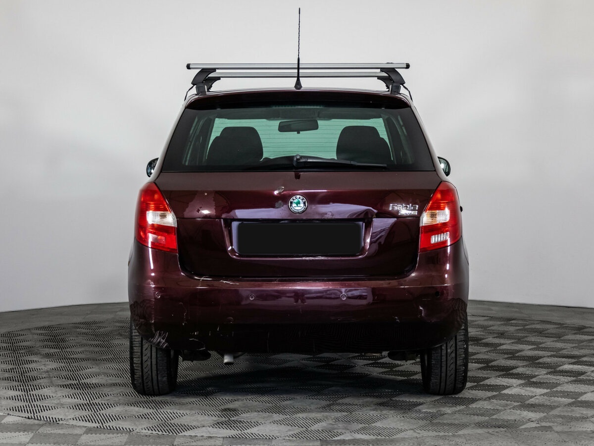 Skoda Fabia с пробегом — 2010 год. Фото: #5