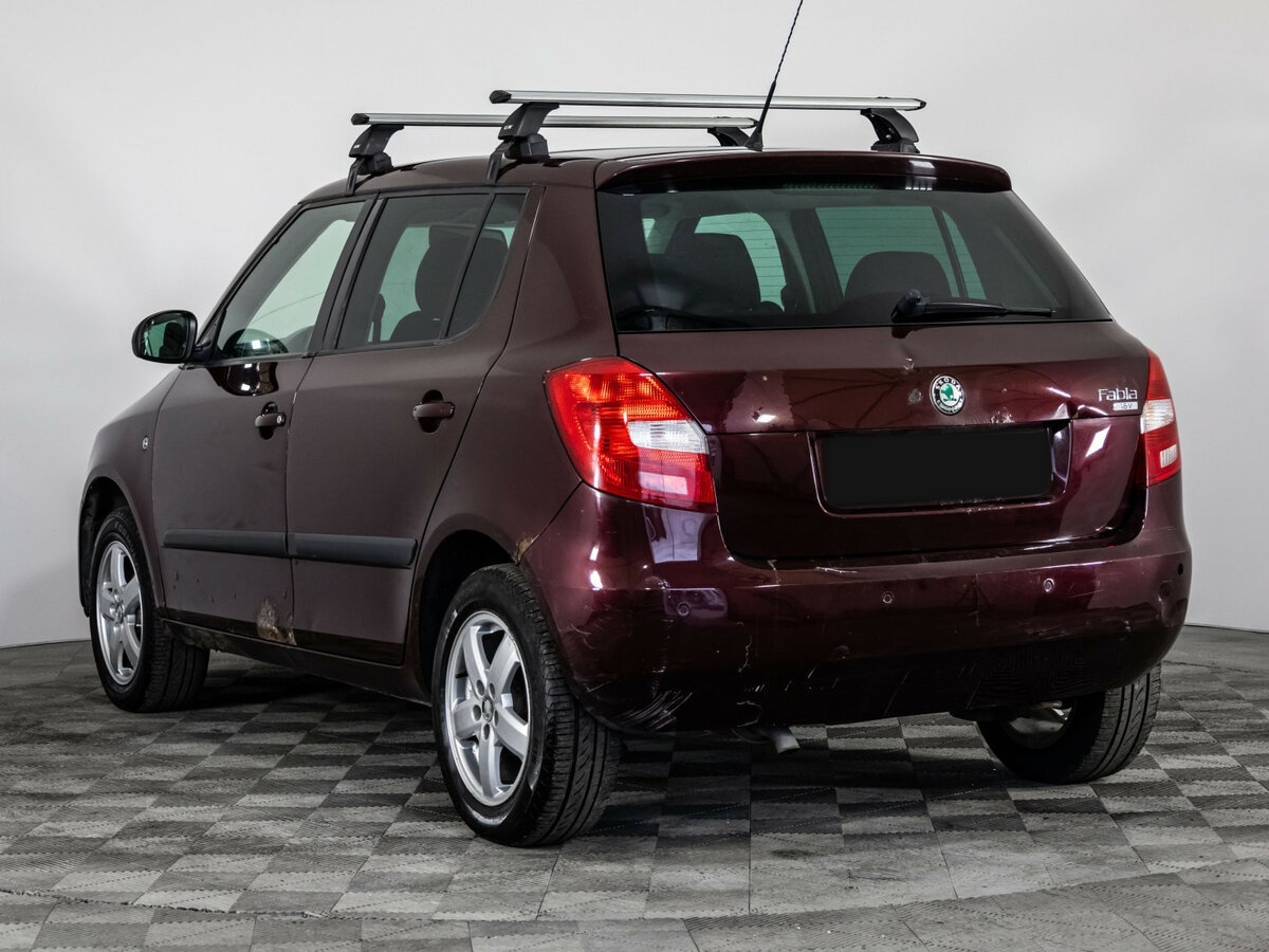 Skoda Fabia с пробегом — 2010 год. Фото: #6