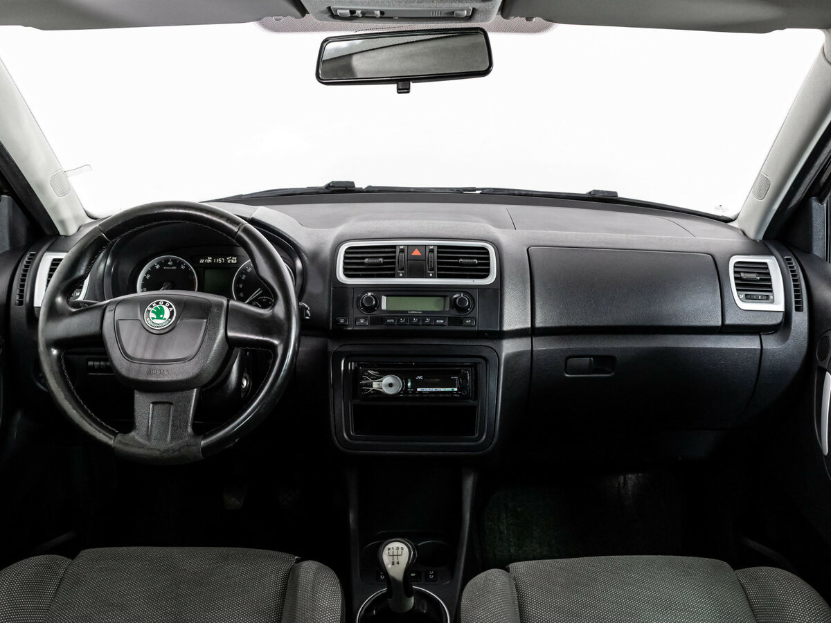 Skoda Fabia с пробегом — 2010 год. Фото: #9