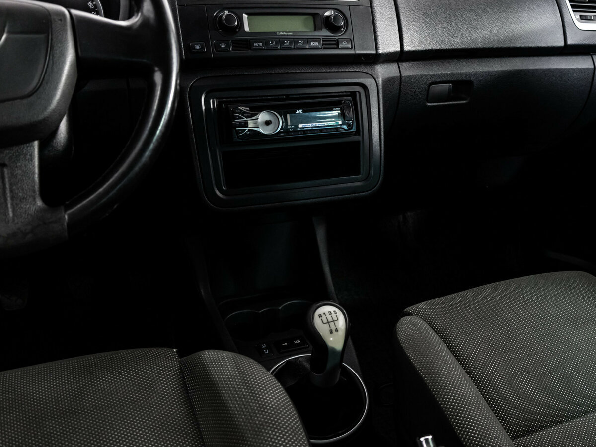 Skoda Fabia с пробегом — 2010 год. Фото: #10