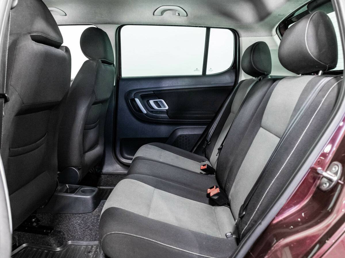 Skoda Fabia с пробегом — 2010 год. Фото: #13