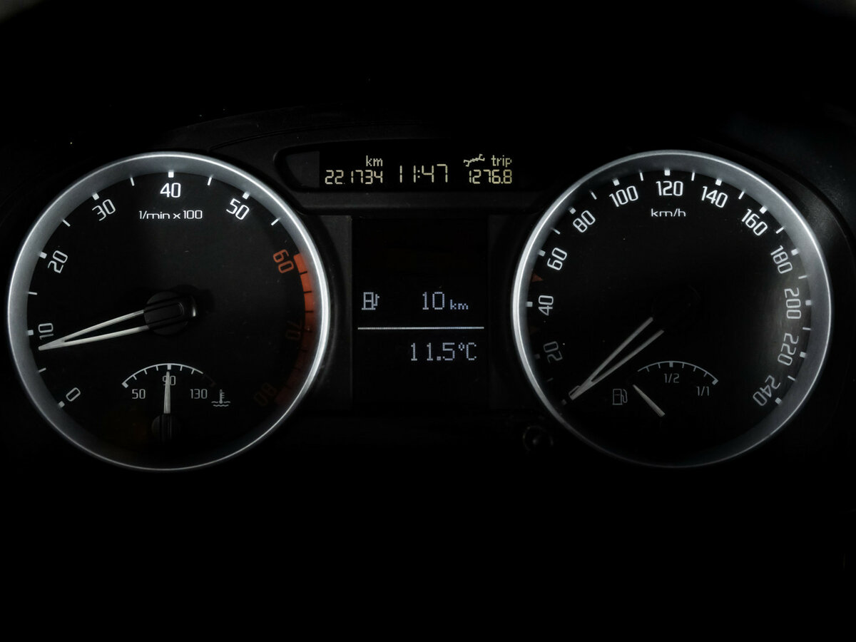 Skoda Fabia с пробегом — 2010 год. Фото: #18