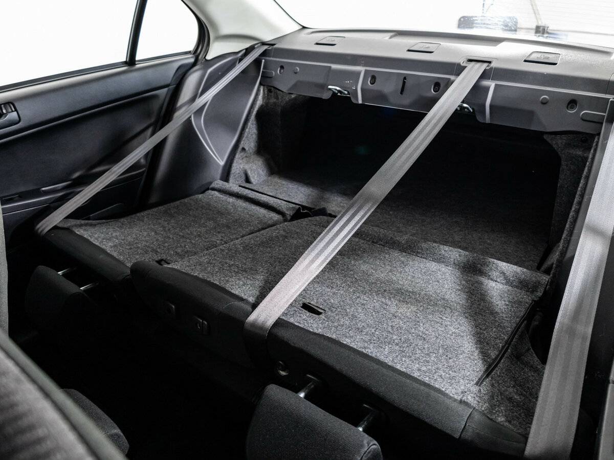 Mitsubishi Lancer с пробегом — 2012 год. Фото: #13