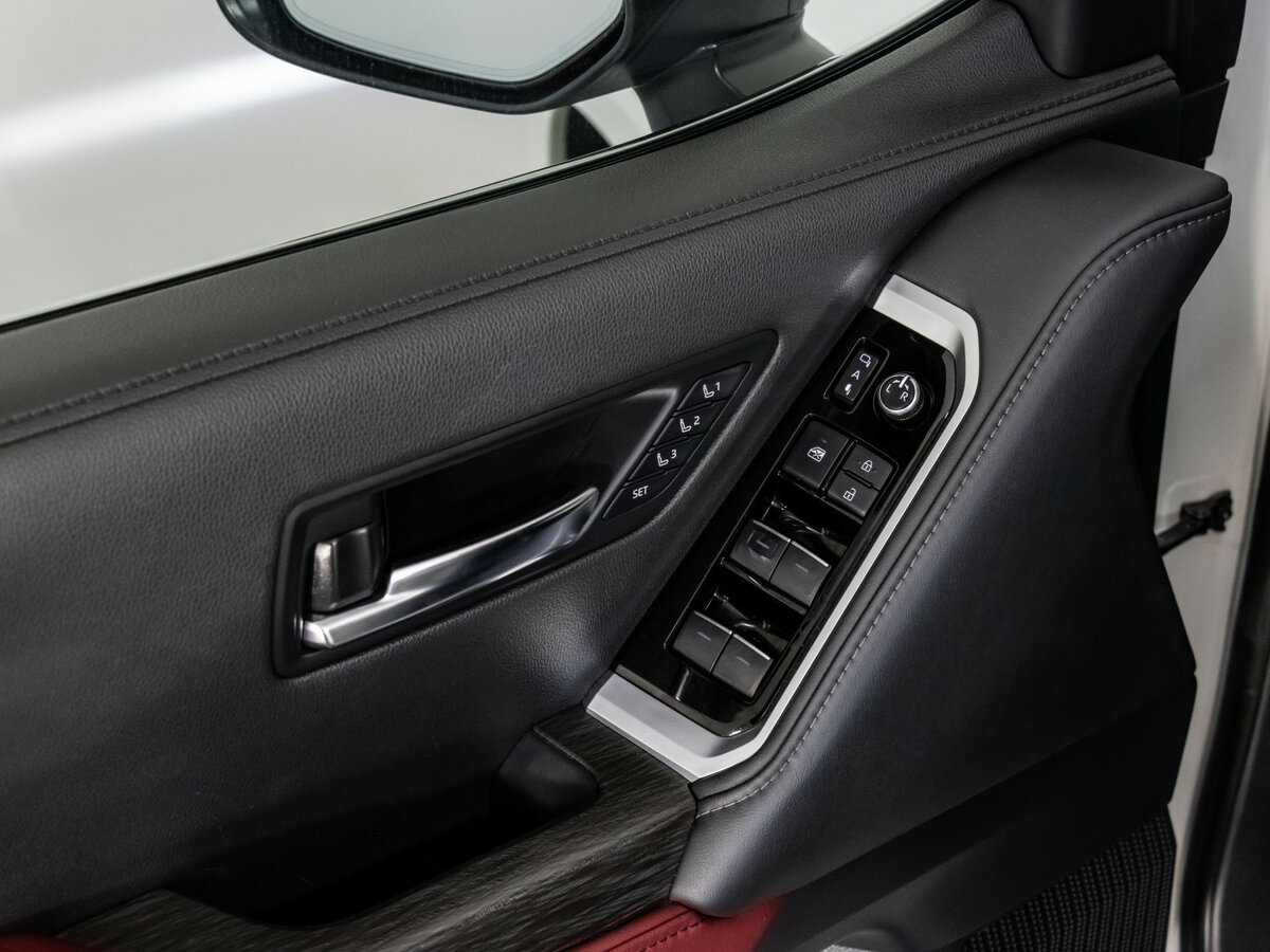 Toyota Land Cruiser с пробегом — 2022 год. Фото: #8