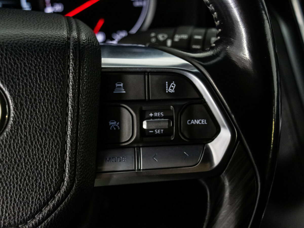 Toyota Land Cruiser с пробегом — 2022 год. Фото: #10