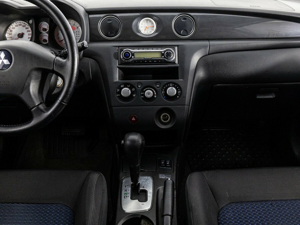 Mitsubishi Outlander с пробегом — 2007 год. Фото: #8