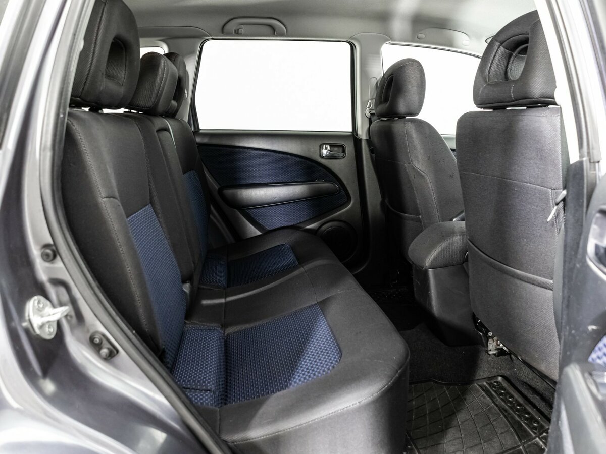 Mitsubishi Outlander с пробегом — 2007 год. Фото: #12