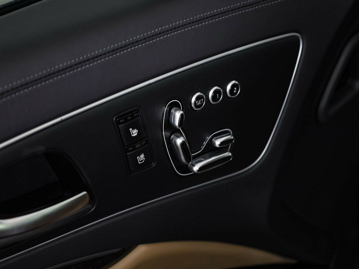 Kia Quoris с пробегом — 2017 год. Фото: #12