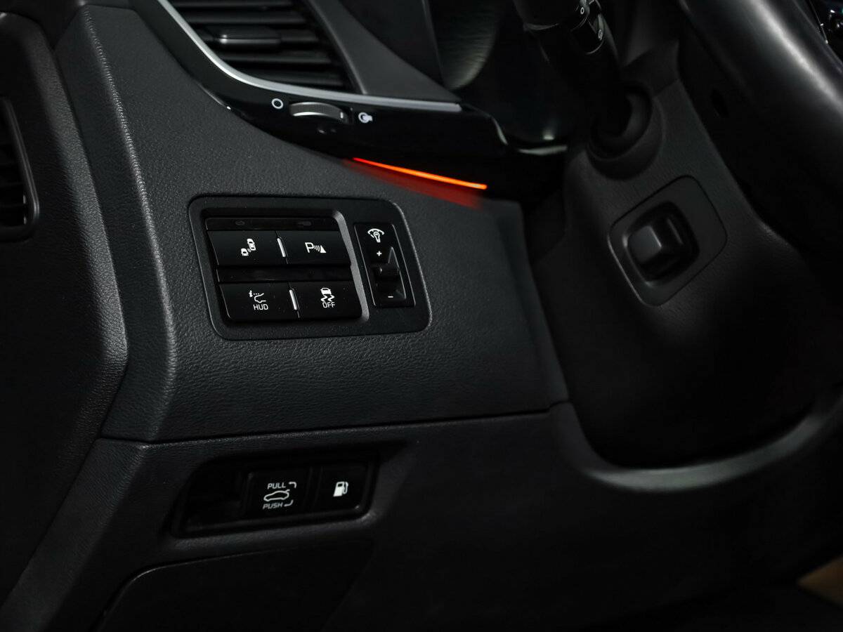 Kia Quoris с пробегом — 2017 год. Фото: #13