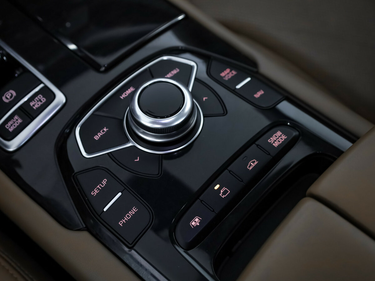 Kia Quoris с пробегом — 2017 год. Фото: #18