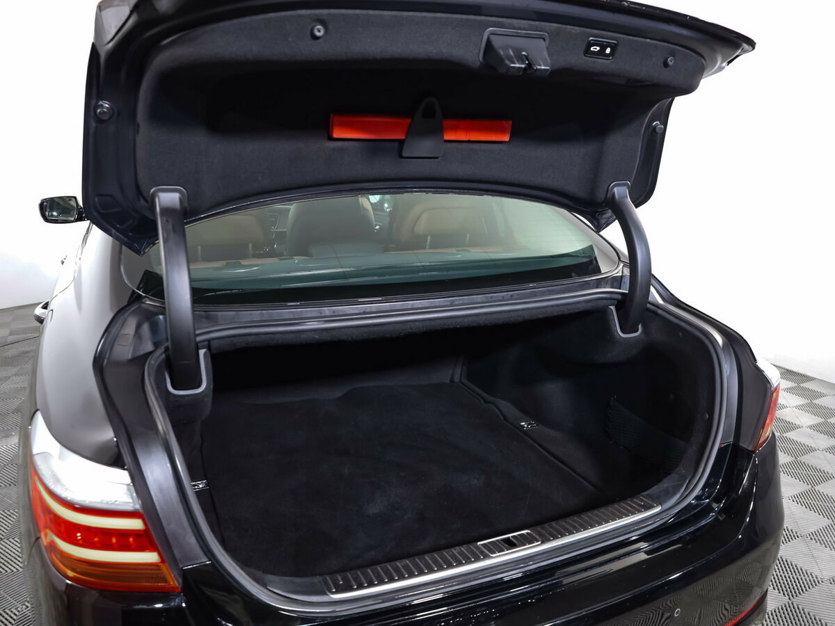 Kia Quoris с пробегом — 2017 год. Фото: #30