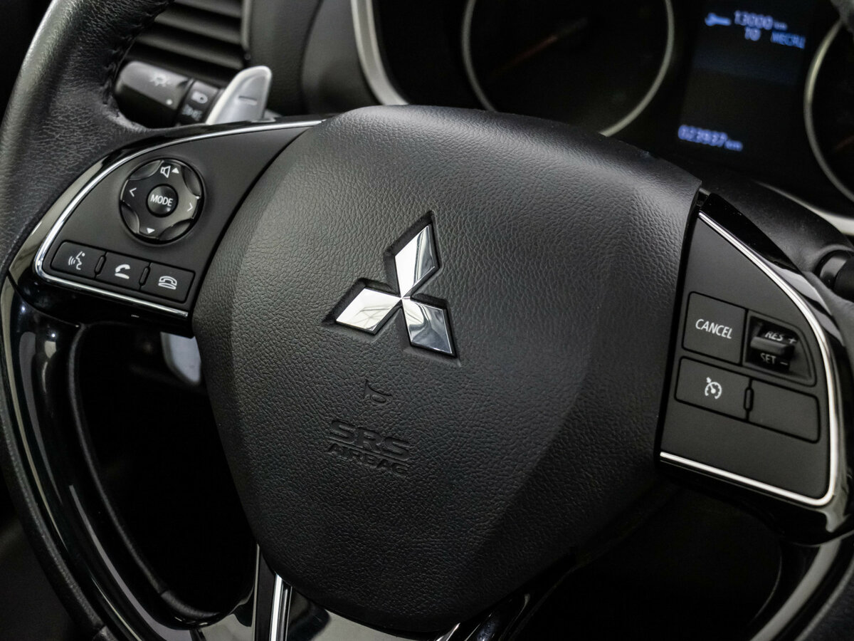 Mitsubishi Eclipse Cross с пробегом — 2022 год. Фото: #9