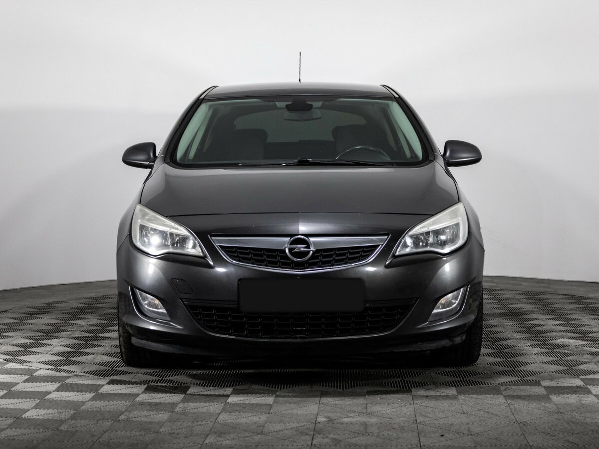 Opel Astra с пробегом — 2010 год. Фото: #1