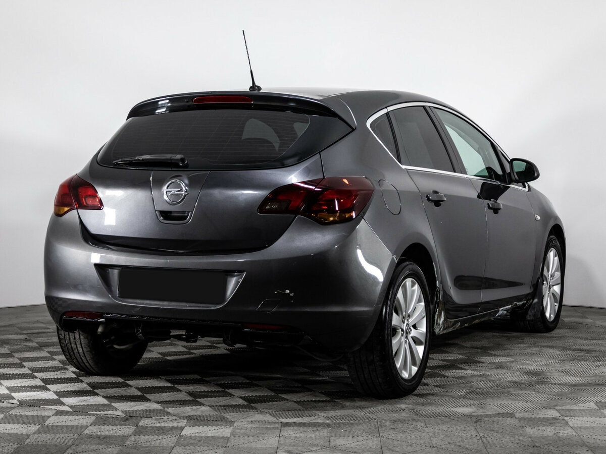 Opel Astra с пробегом — 2010 год. Фото: #3