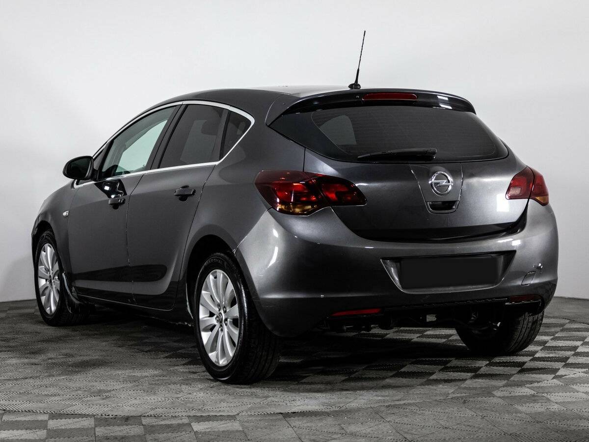 Opel Astra с пробегом — 2010 год. Фото: #5