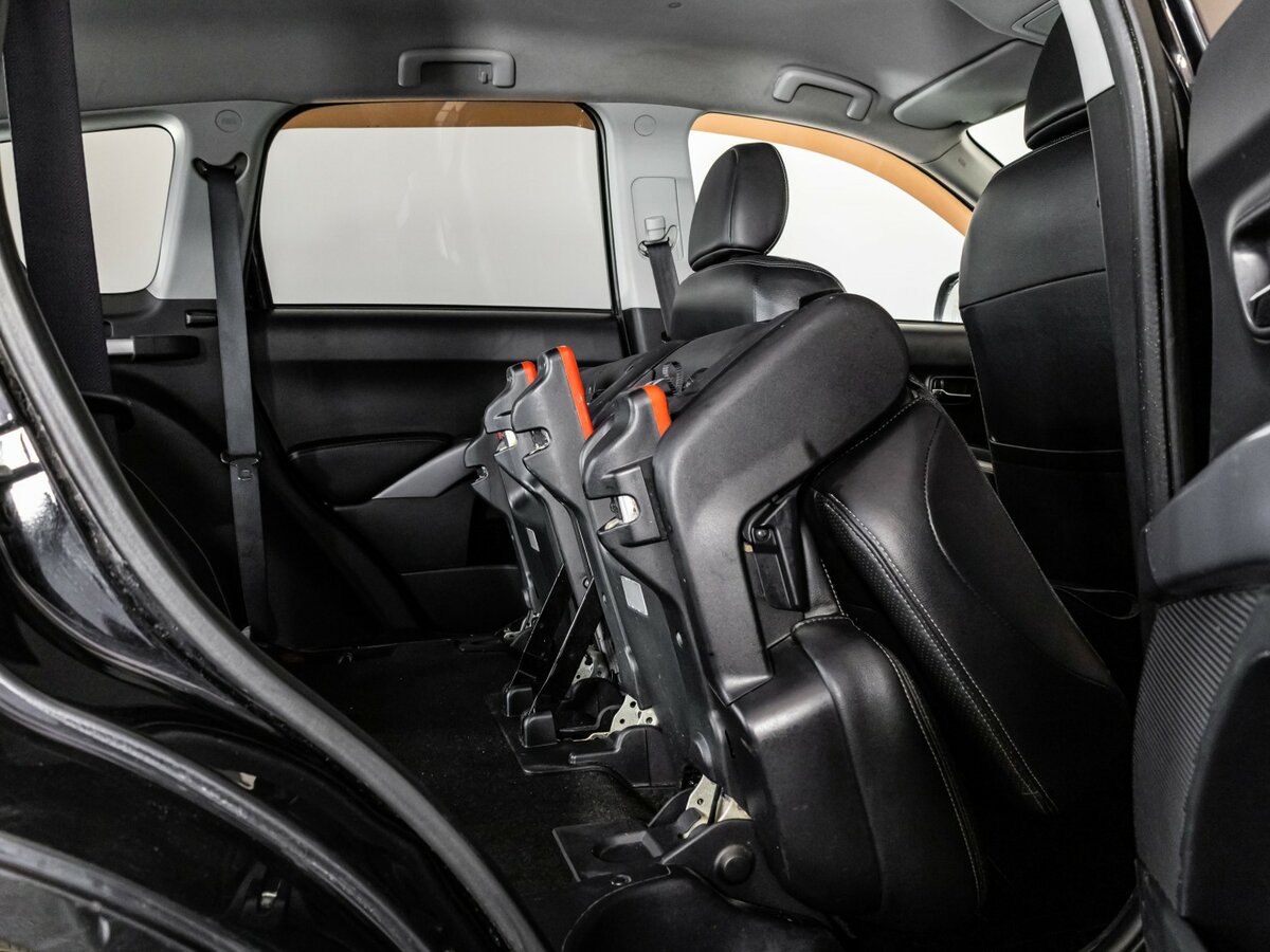 Peugeot 4007 с пробегом — 2008 год. Фото: #14