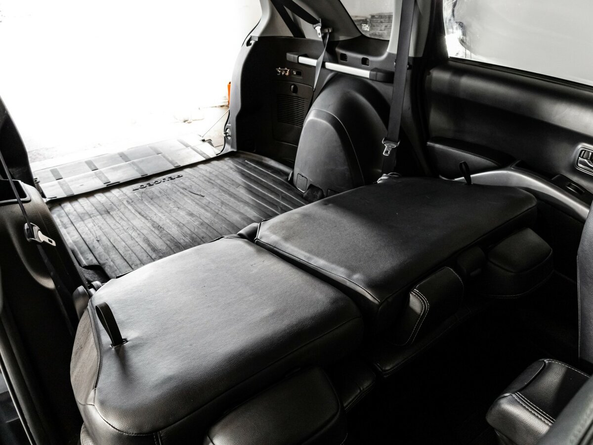 Peugeot 4007 с пробегом — 2008 год. Фото: #16