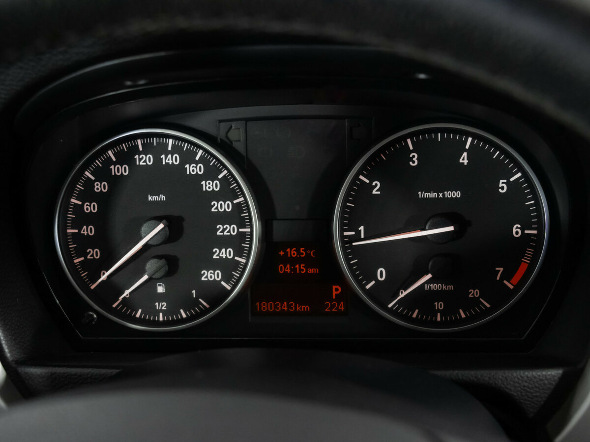 BMW 3 серии с пробегом — 2008 год. Фото: #10