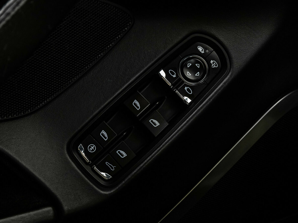 Porsche Panamera с пробегом — 2012 год. Фото: #22