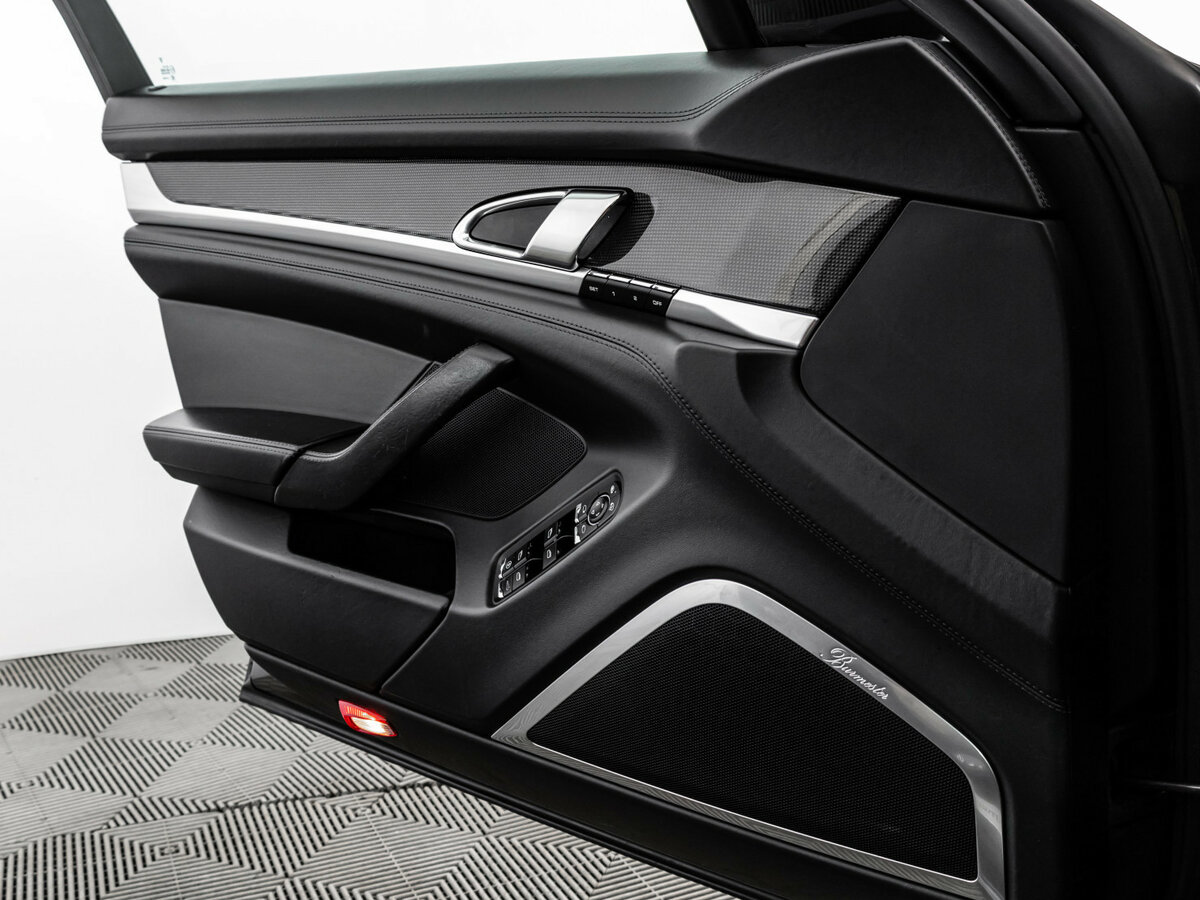 Porsche Panamera с пробегом — 2012 год. Фото: #24