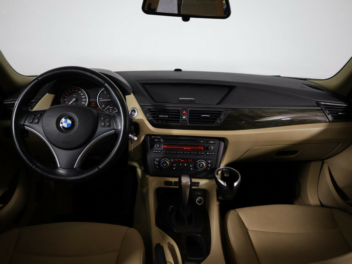 BMW X1 с пробегом — 2011 год. Фото: #5