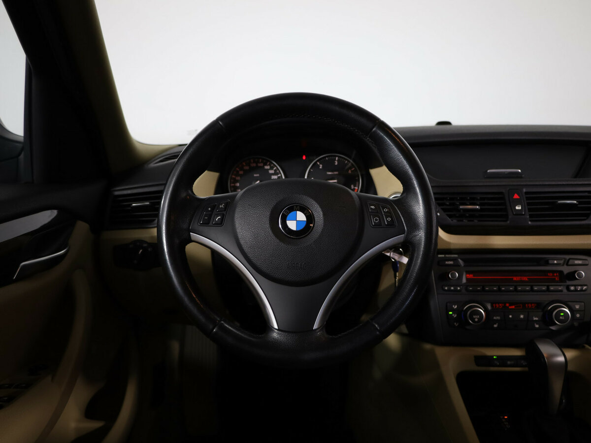 BMW X1 с пробегом — 2011 год. Фото: #6