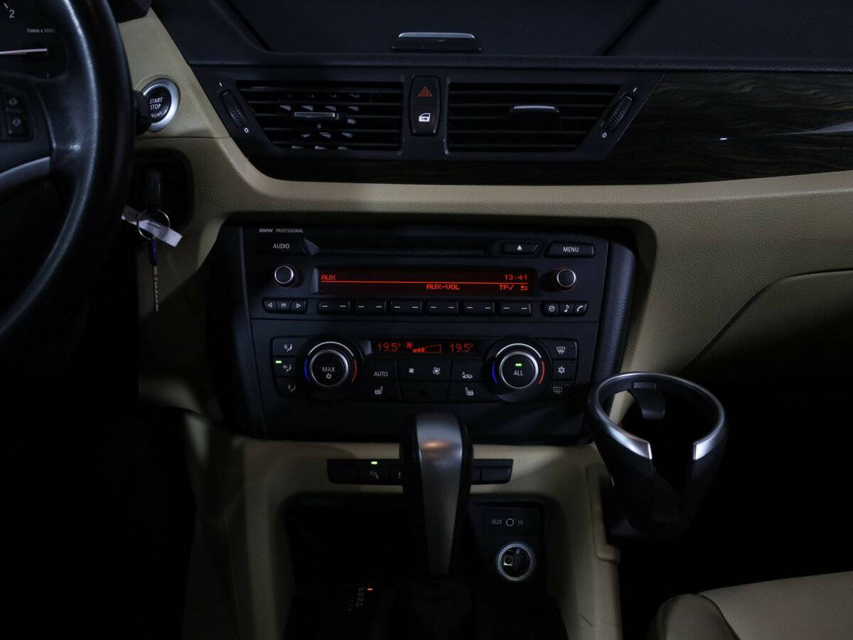BMW X1 с пробегом — 2011 год. Фото: #7
