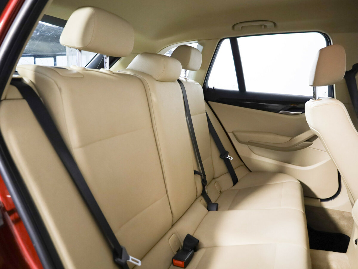 BMW X1 с пробегом — 2011 год. Фото: #10